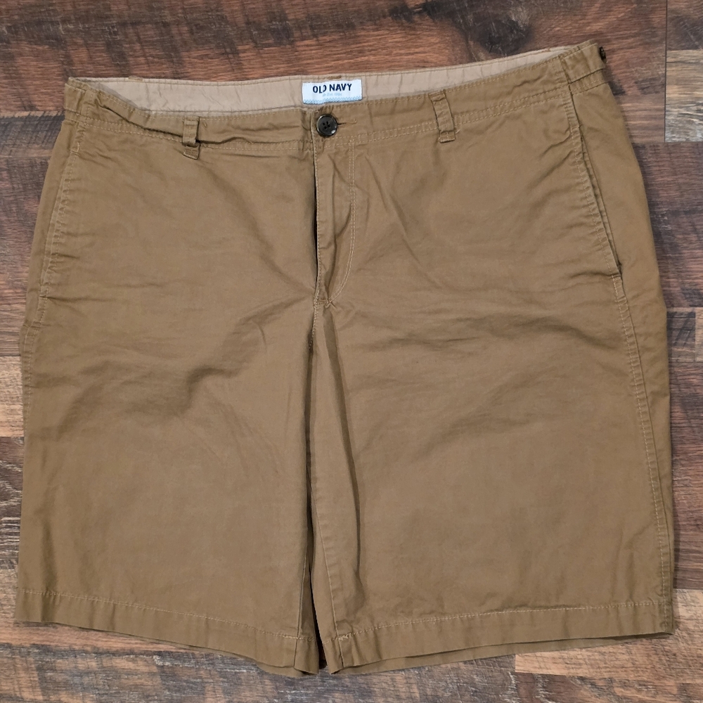 Old Navy Women's Khaki Flat Front Shorts